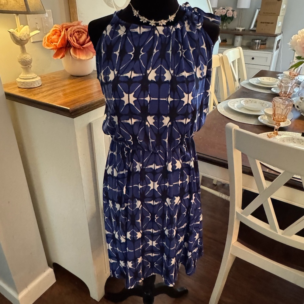 Small Banana Republic knee length dress - Picture 2 of 6